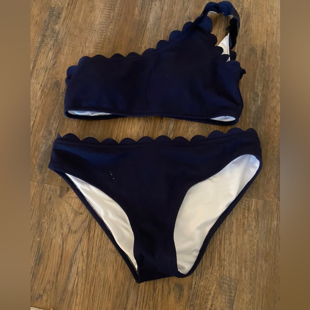 Navy ruffled bikini